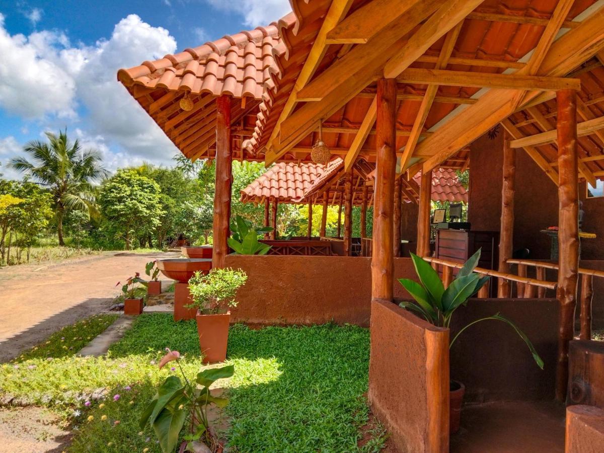 Ceylon Amigos Eco Resort Сигирия Екстериор снимка