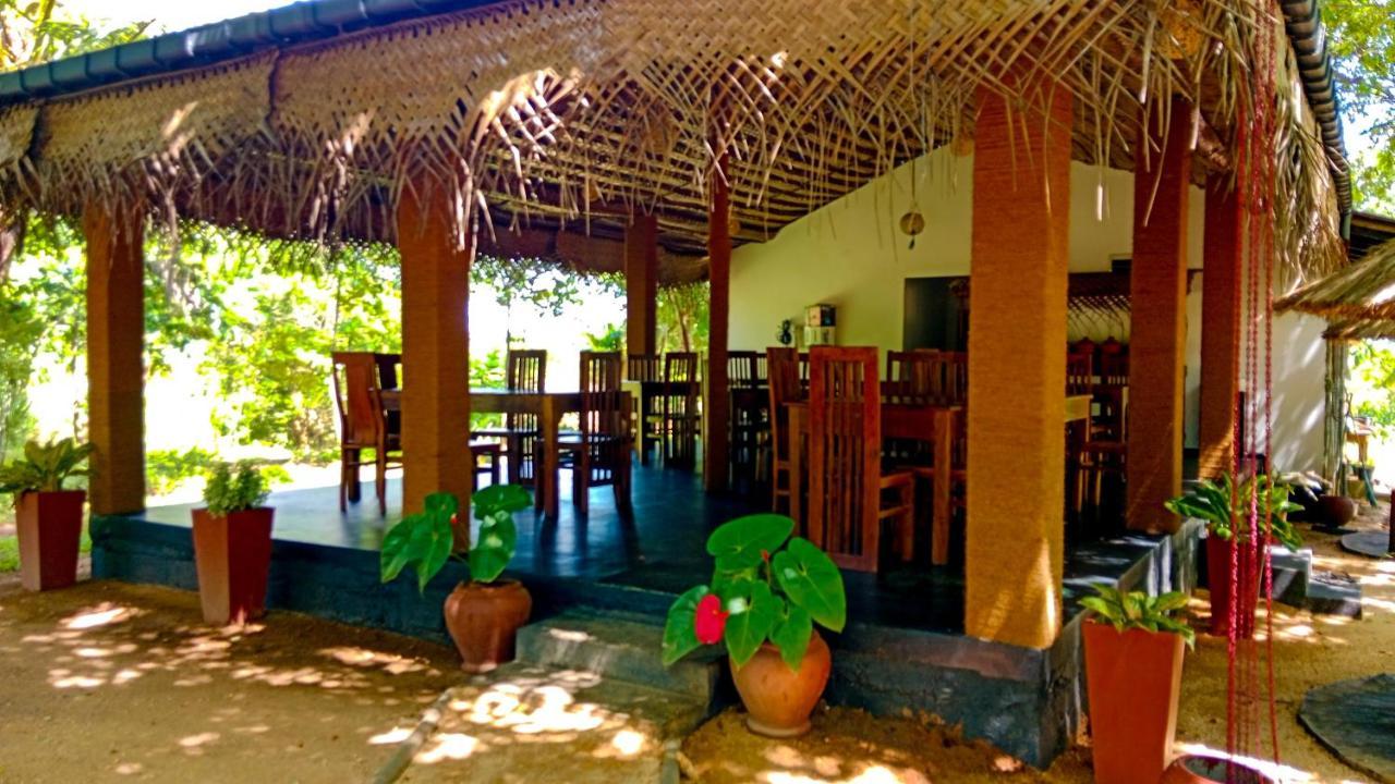 Ceylon Amigos Eco Resort Сигирия Екстериор снимка