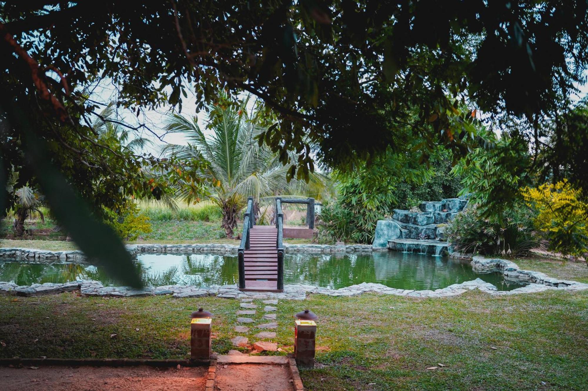 Ceylon Amigos Eco Resort Сигирия Екстериор снимка
